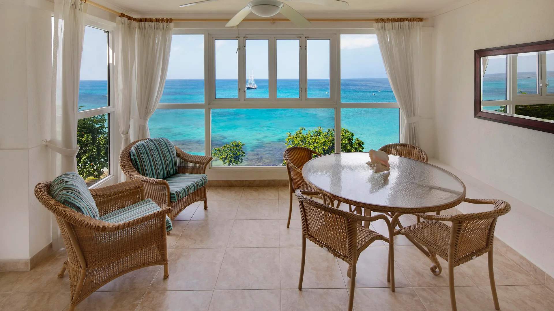 Beach View Hotel Saint James